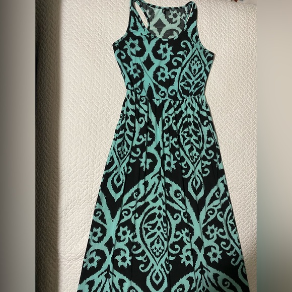 Long Black Aqua teal print Maxi dress. Go to summer comfy with pockets! - Picture 7 of 7